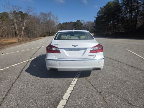 Used 2014 Hyundai Genesis 3.8 image 13