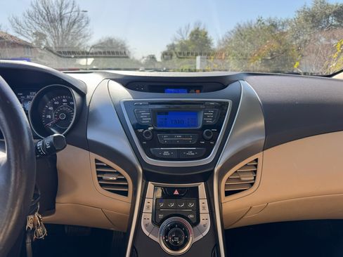 Used 2013 Hyundai Elantra Limited image 9