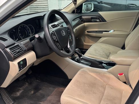 Used 2017 Honda Accord EX image 8