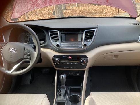 Used 2017 Hyundai Tucson SE image 6