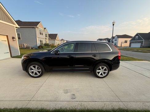 Used 2022 Volvo XC90 T5 Momentum AWD/4WD image 10