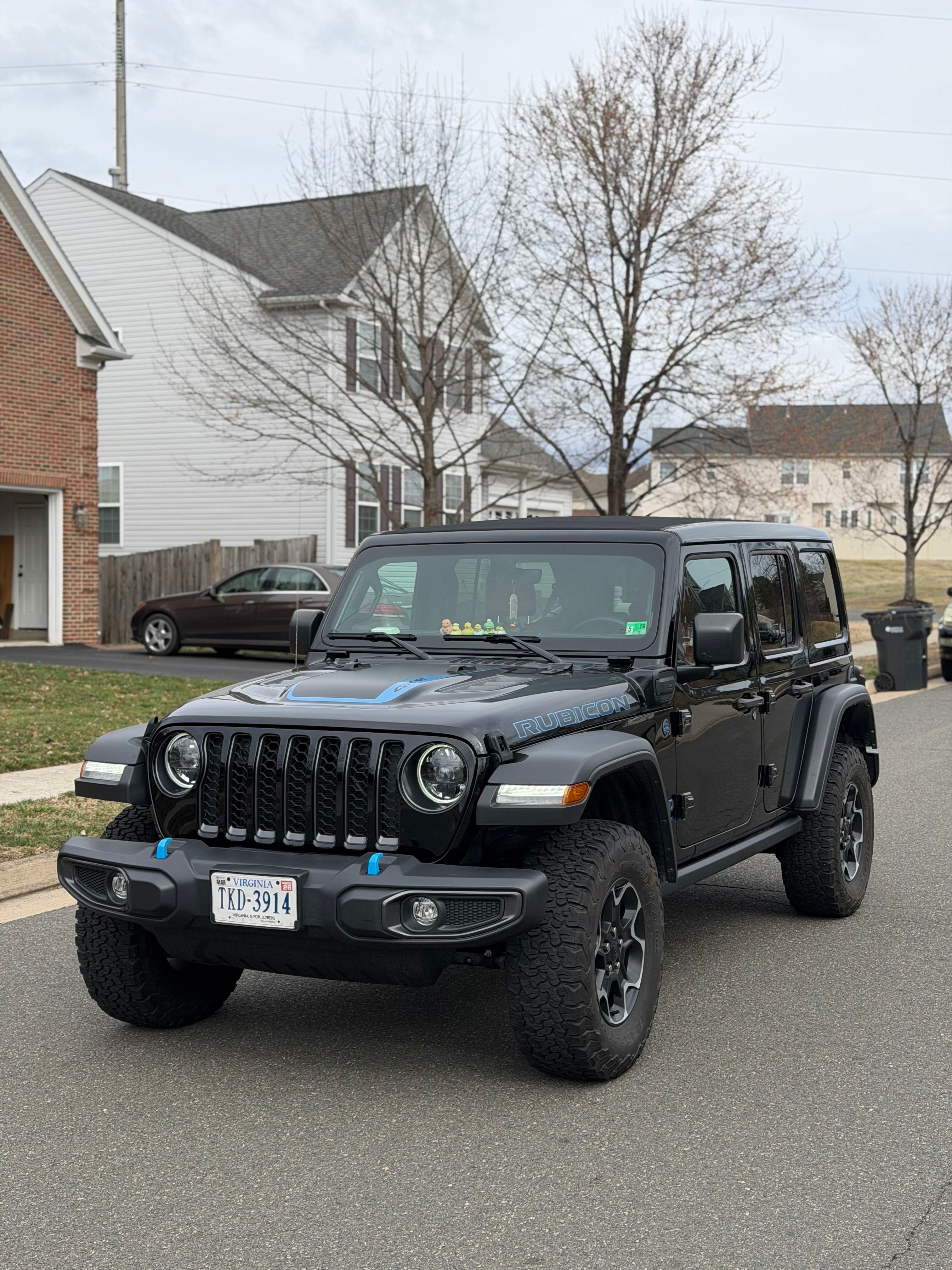 Used 2023 Jeep Wrangler Unlimited Rubicon 4xe w/ Cold Weather Group AWD/4WD image 1