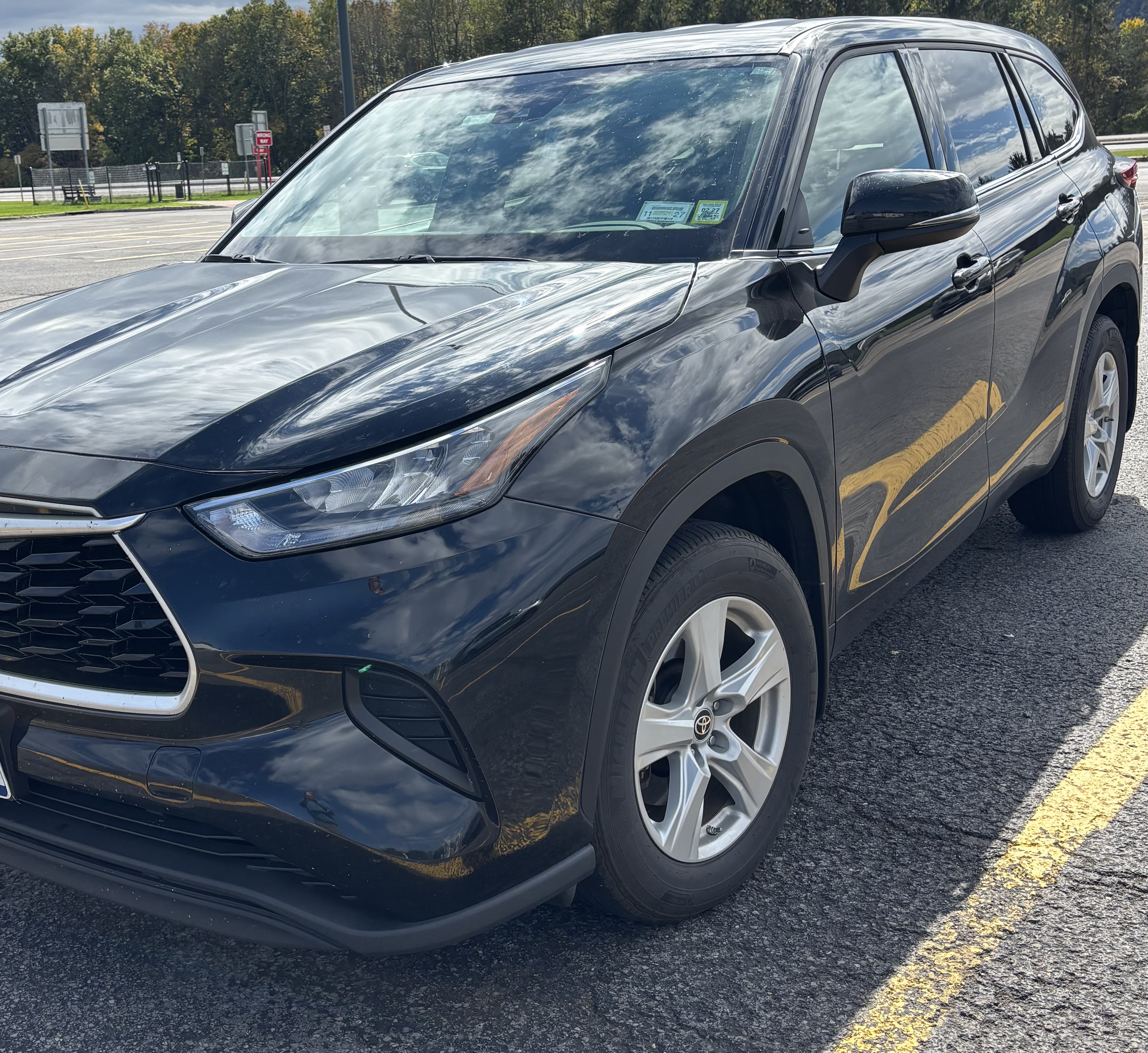 Used 2020 Toyota Highlander L AWD/4WD image 1