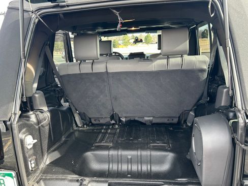 Used 2009 Jeep Wrangler Unlimited Sahara w/ Trailer Tow Group image 19