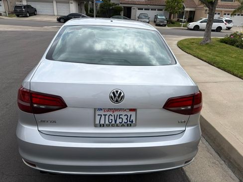 Used 2016 Volkswagen Jetta S FWD image 4