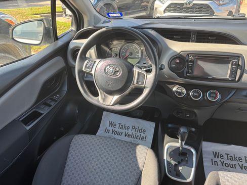 Used 2017 Toyota Yaris L image 17