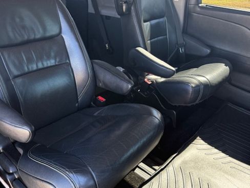 Used 2015 Toyota Sienna SE image 20