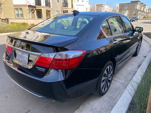 Used 2015 Honda Accord Touring image 2