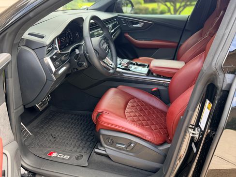 Used 2023 Audi SQ8 Prestige w/ Prestige Package AWD/4WD image 9
