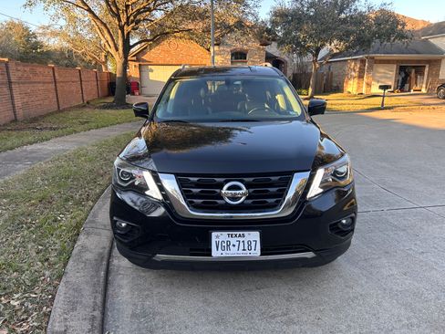 Used 2020 Nissan Pathfinder SL AWD/4WD image 2