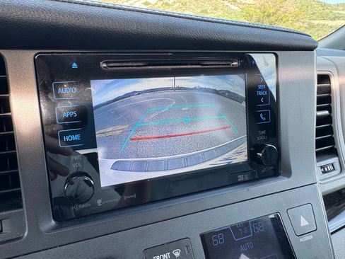 Used 2017 Toyota Sienna XLE image 25