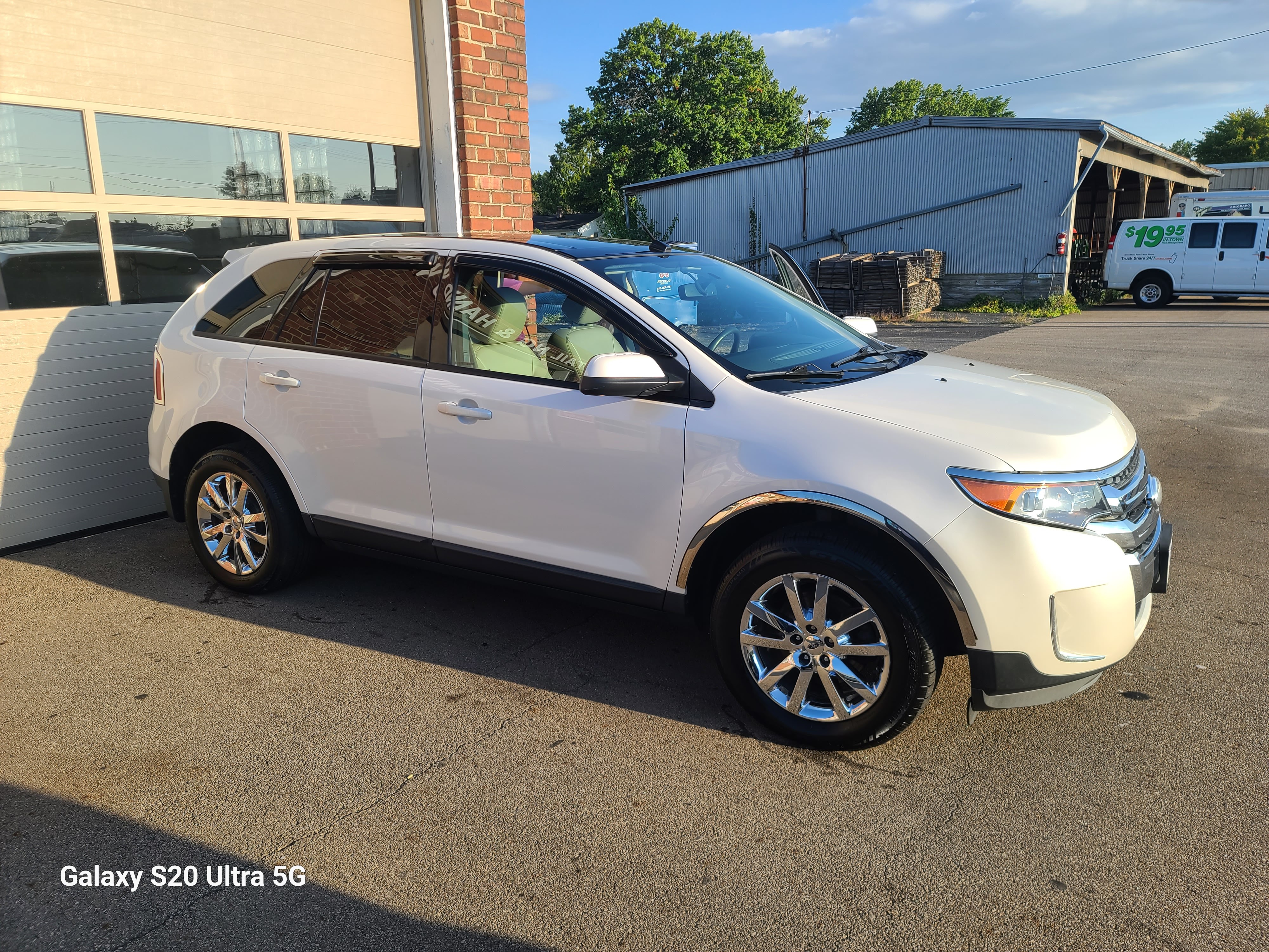 Used 2013 Ford Edge SEL FWD image 11