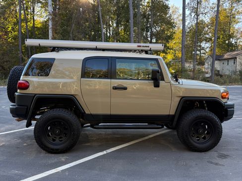 Used 2013 Toyota FJ Cruiser 4WD image 1