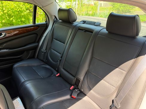Used 2008 Jaguar XJ8 RWD image 6