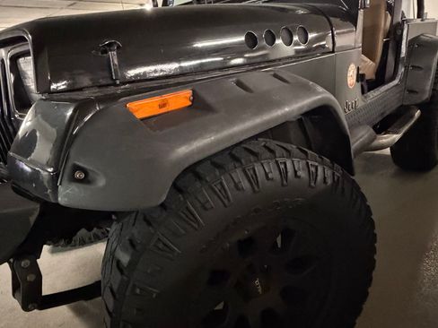 Used 1993 Jeep Wrangler Sahara image 2