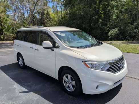 Used 2017 Nissan Quest SV image 4