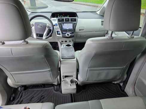 Used 2013 Toyota Prius V Five image 16