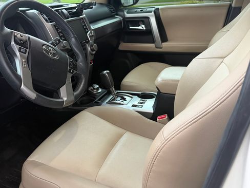 Used 2020 Toyota 4Runner SR5 Premium w/ Moonroof Package AWD/4WD image 9