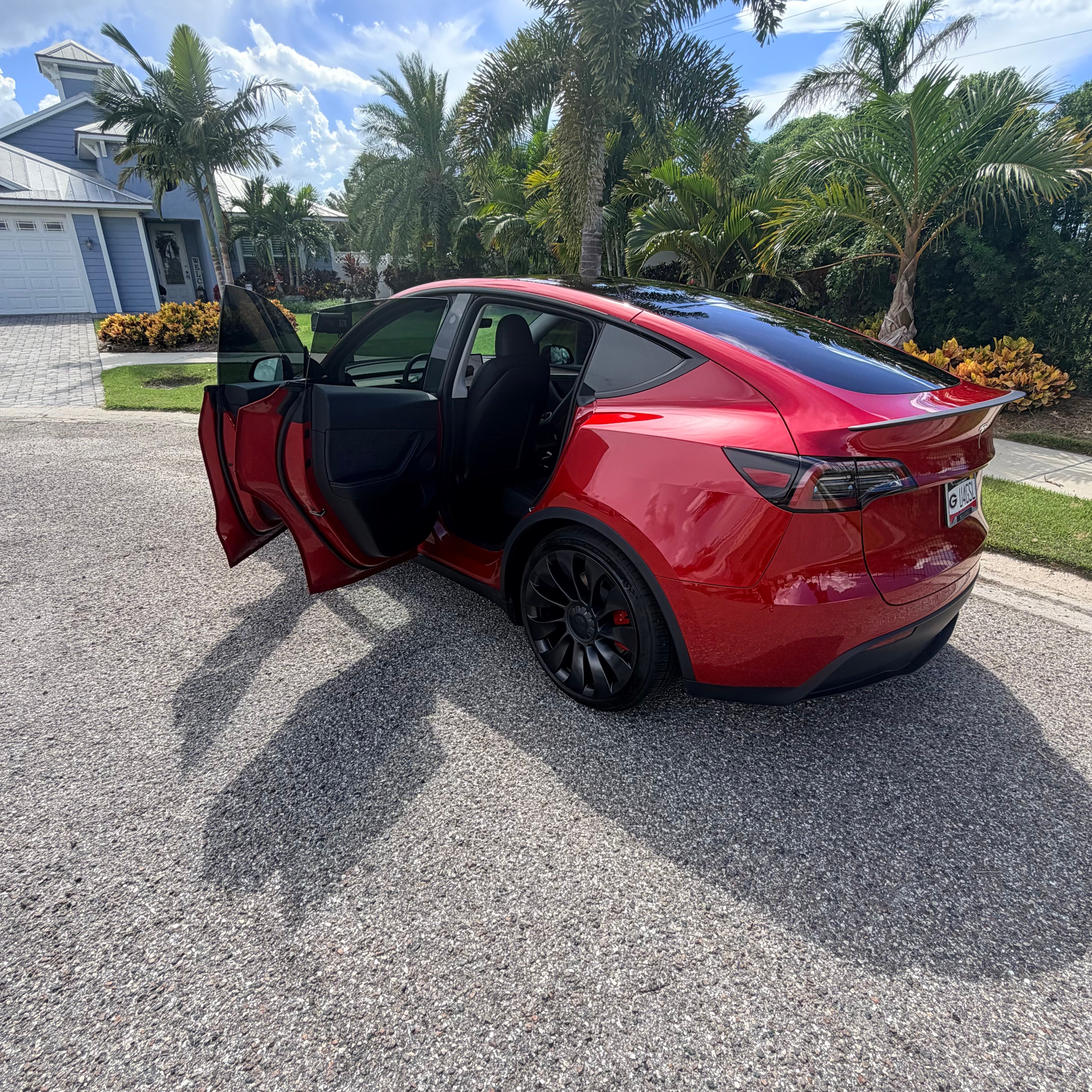 Used 2023 Tesla Model Y Performance AWD/4WD image 11