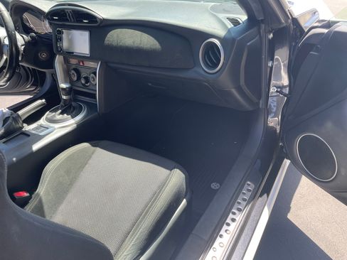 Used 2019 Toyota 86 RWD image 11