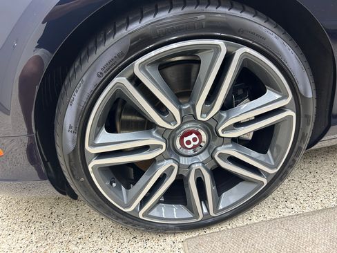 Used 2017 Bentley Continental GT image 24