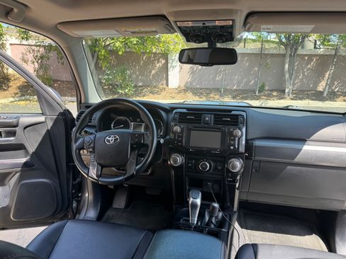 Used 2018 Toyota 4Runner TRD Off-Road Premium image 12