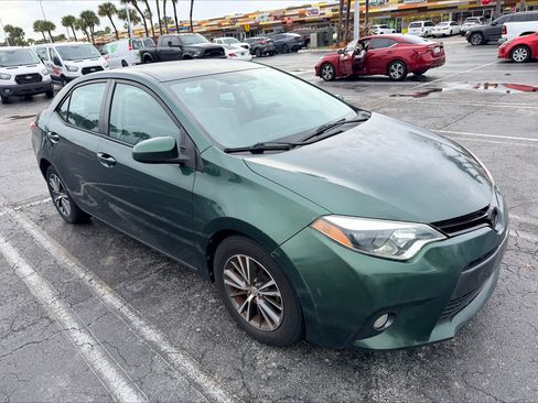 Used 2016 Toyota Corolla LE Premium image 2