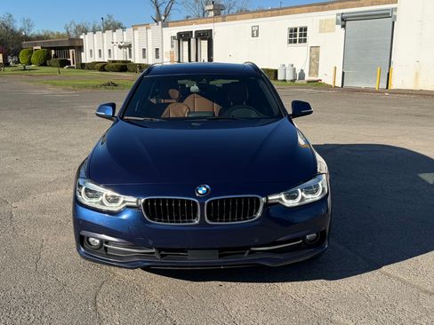 Used 2018 BMW 328d xDrive Wagon AWD/4WD image 2