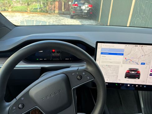 Used 2023 Tesla Model X AWD/4WD image 10