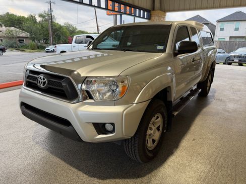 Used 2013 Toyota Tacoma PreRunner w/ SR5 Pkg RWD image 6