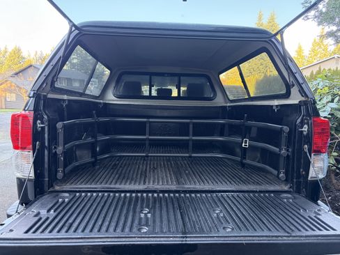 Used 2010 Toyota Tundra 4x4 Double Cab image 6