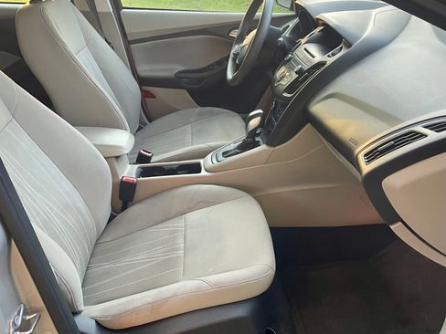 Used 2015 Ford Focus SE FWD image 5