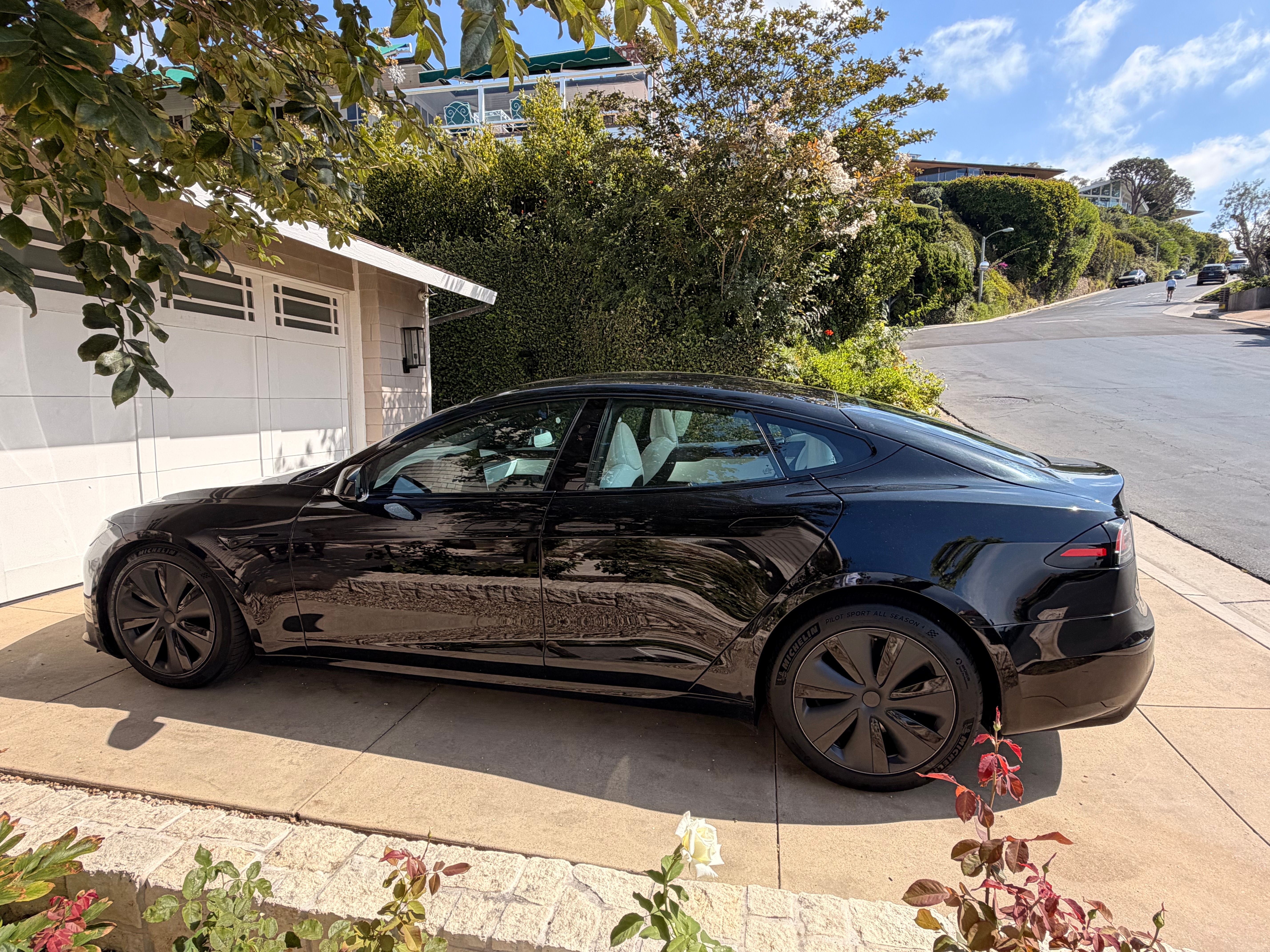 Used 2023 Tesla Model S Standard Range AWD/4WD image 14