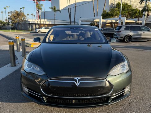 Used 2014 Tesla Model S P85 RWD image 9
