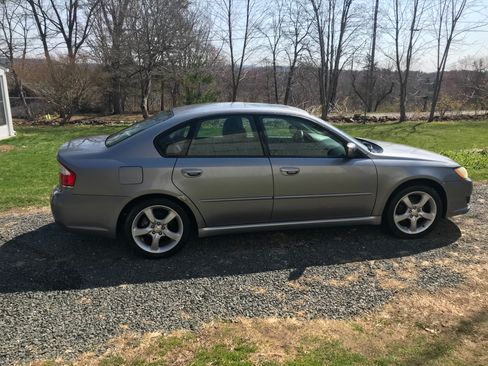 Used 2009 Subaru Legacy 2.5i Special Edition image 4