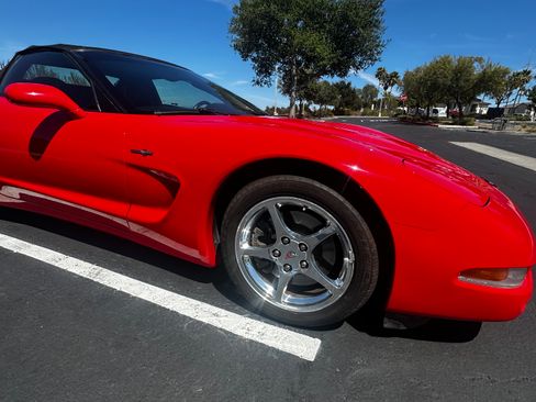 Used 2002 Chevrolet Corvette Convertible w/ Preferred Equipment Group2 RWD image 10