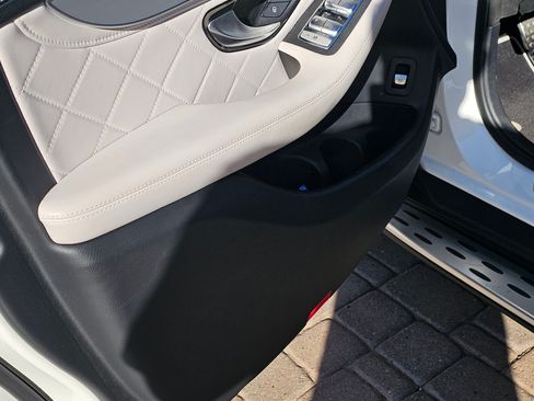 Used 2020 Mercedes-Benz GLC 300 image 21