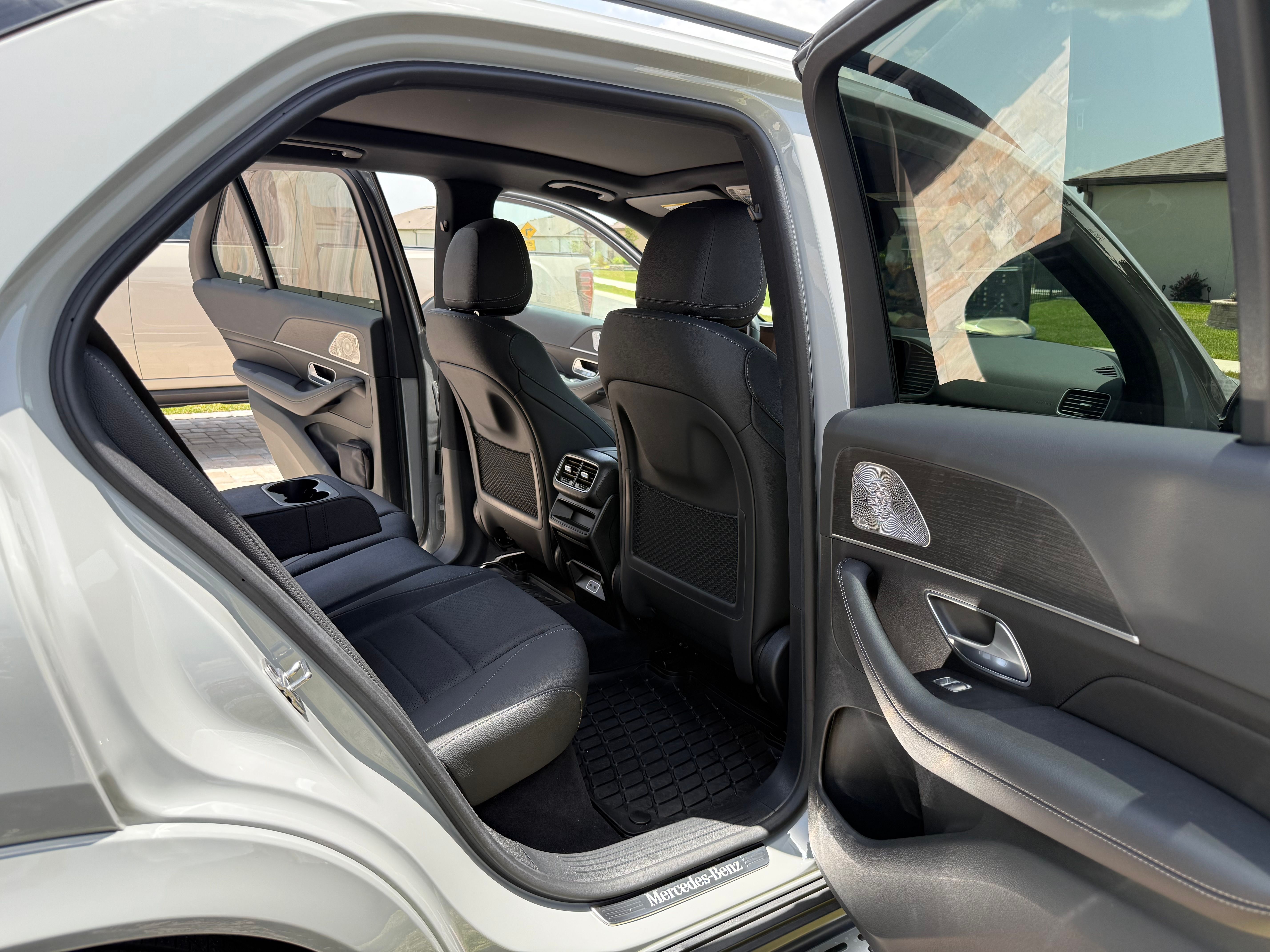 Used 2025 Mercedes-Benz GLE 450e 4MATIC image 11
