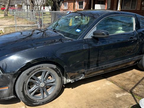 Used 2014 Ford Mustang Premium w/ Equipment Group 201A image 10