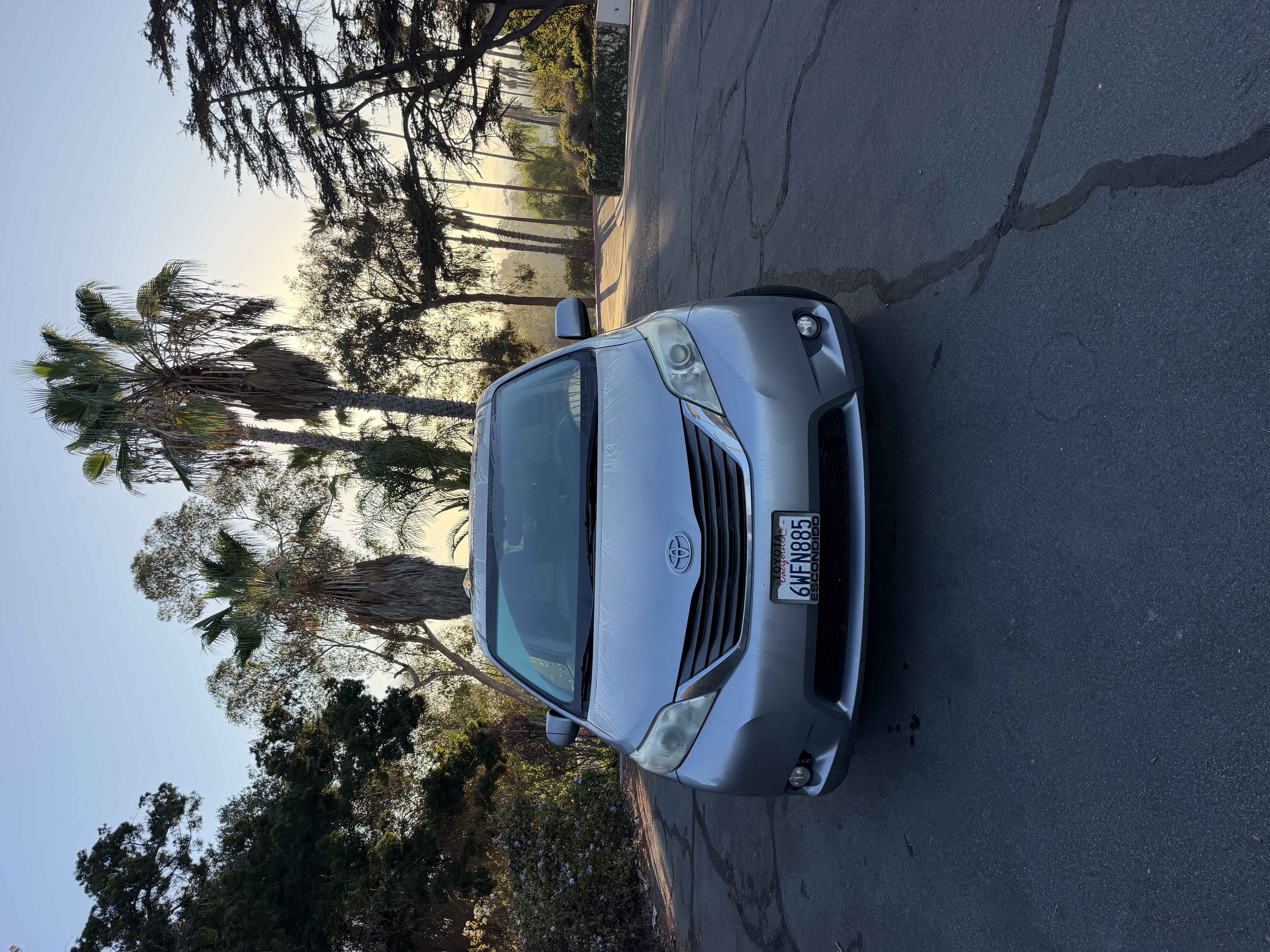Used 2012 Toyota Sienna XLE FWD image 2