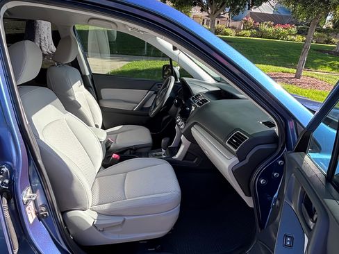 Used 2016 Subaru Forester 2.5i w/ Alloy Wheel Package image 6