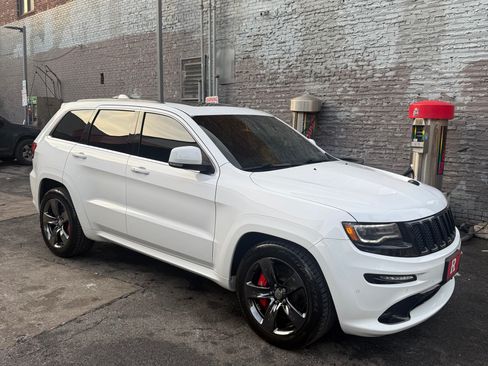 Used 2015 Jeep Grand Cherokee SRT w/ Quick Order Package 26J image 30