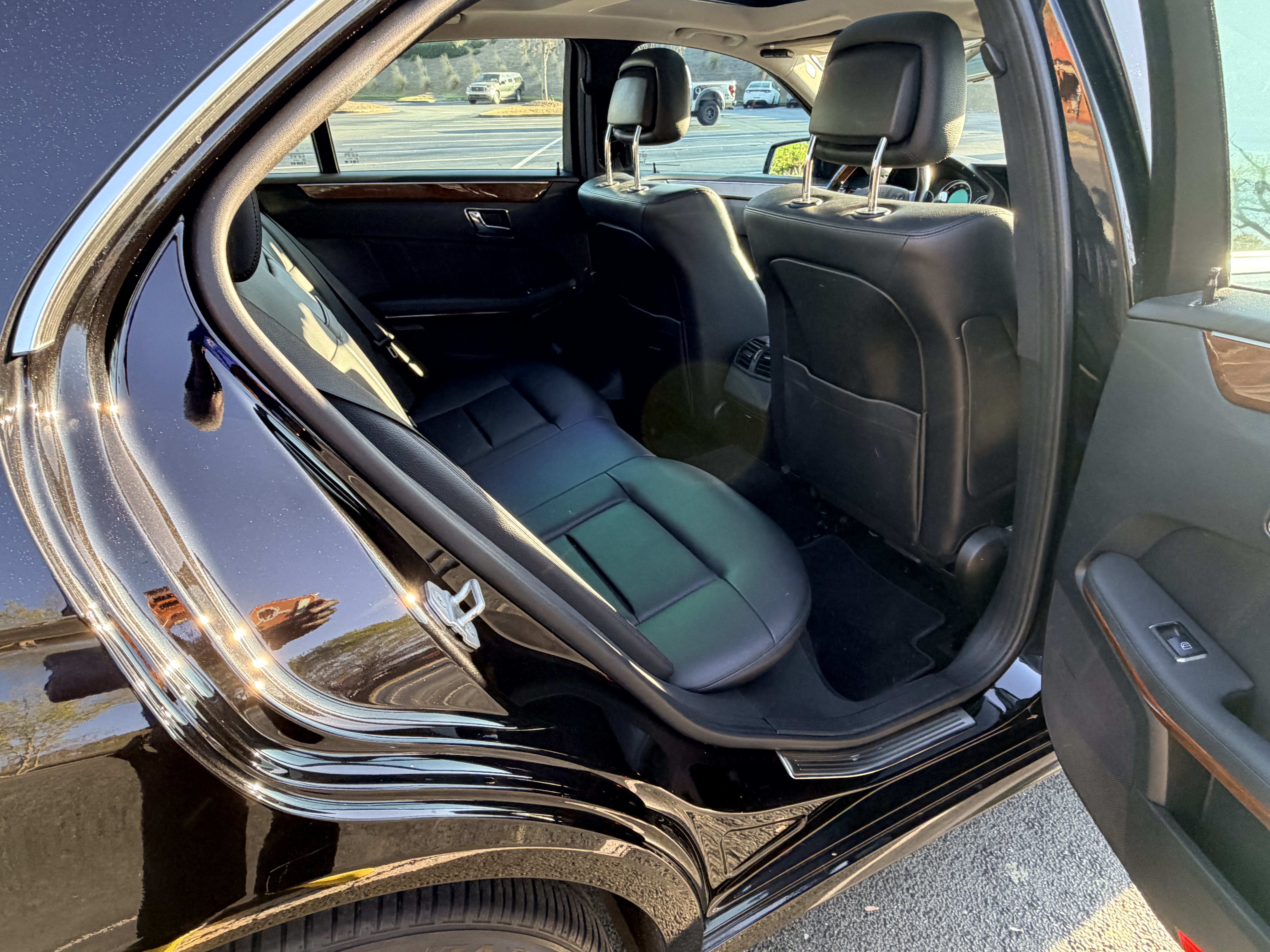 Used 2011 Mercedes-Benz E 350 BlueTEC Sedan image 6