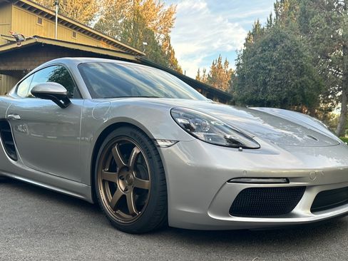 Used 2024 Porsche 718 Cayman RWD image 4
