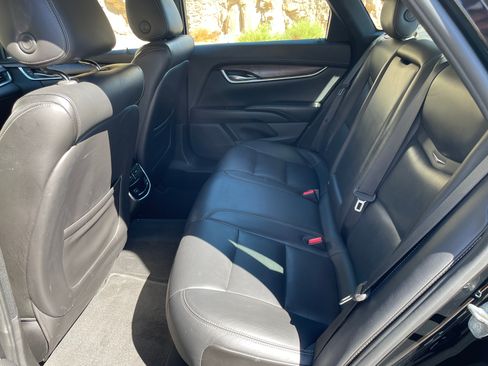 Used 2019 Cadillac XTS Luxury FWD image 13