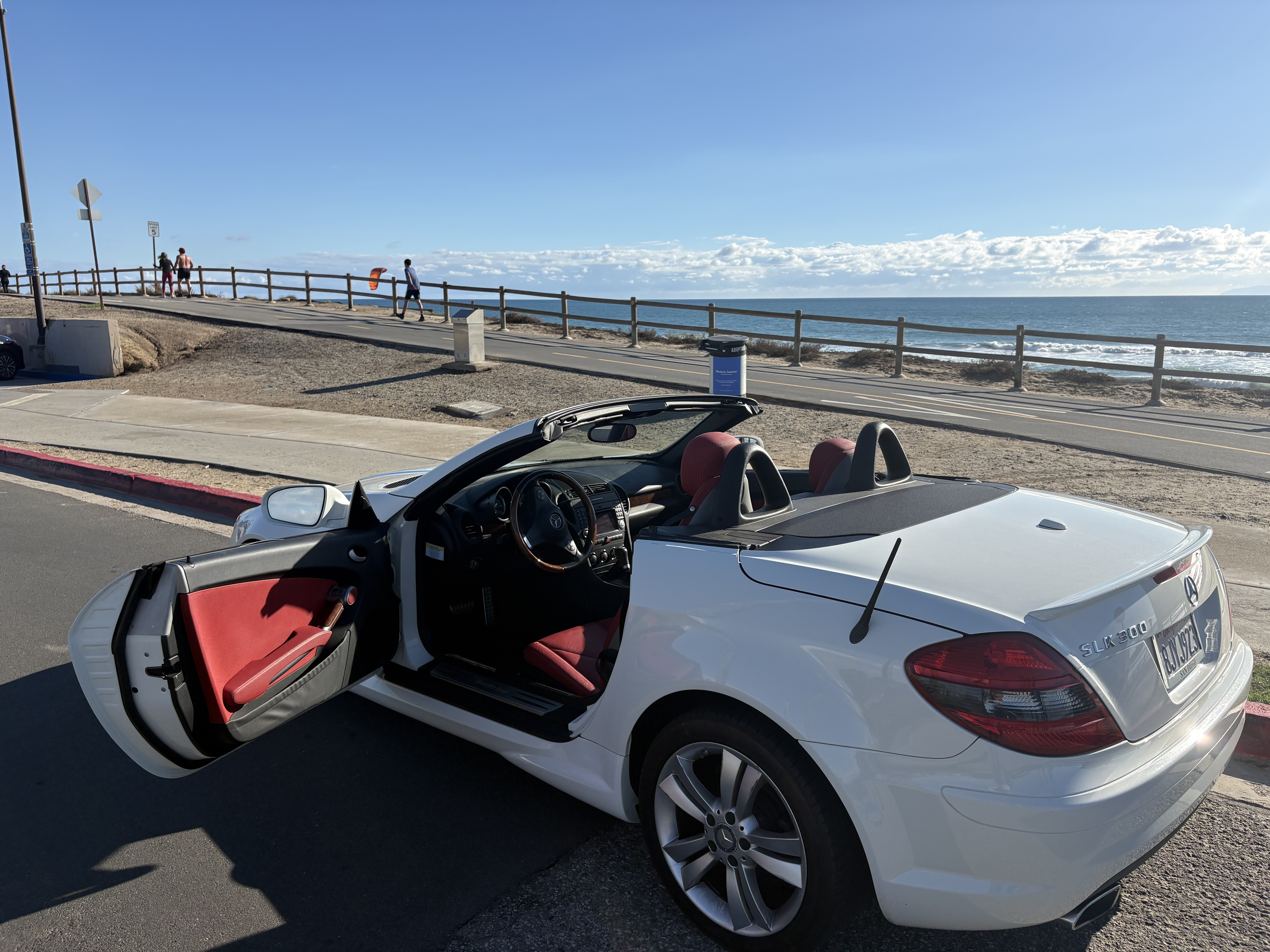 Used 2011 Mercedes-Benz SLK 300 image 13
