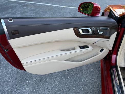 Used 2018 Mercedes-Benz SL 550 image 12