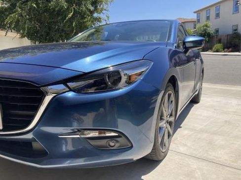 Used 2018 MAZDA MAZDA3 Grand Touring image 1
