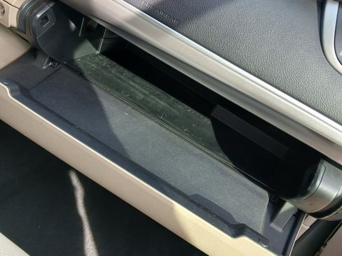 Used 2014 Toyota Camry LE image 27