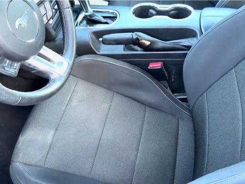 Used 2015 Ford Mustang Coupe RWD image 17